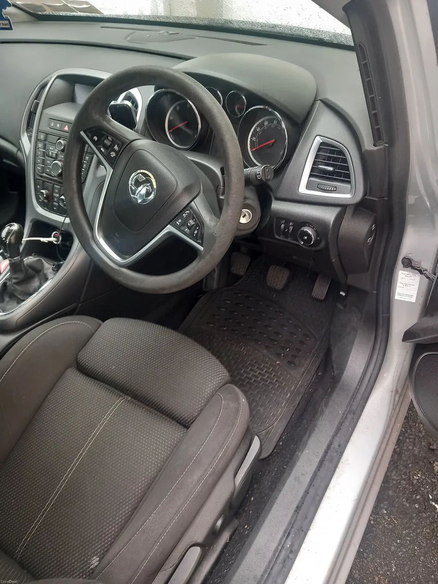 Vauxhall Astra 2013 - Image 6