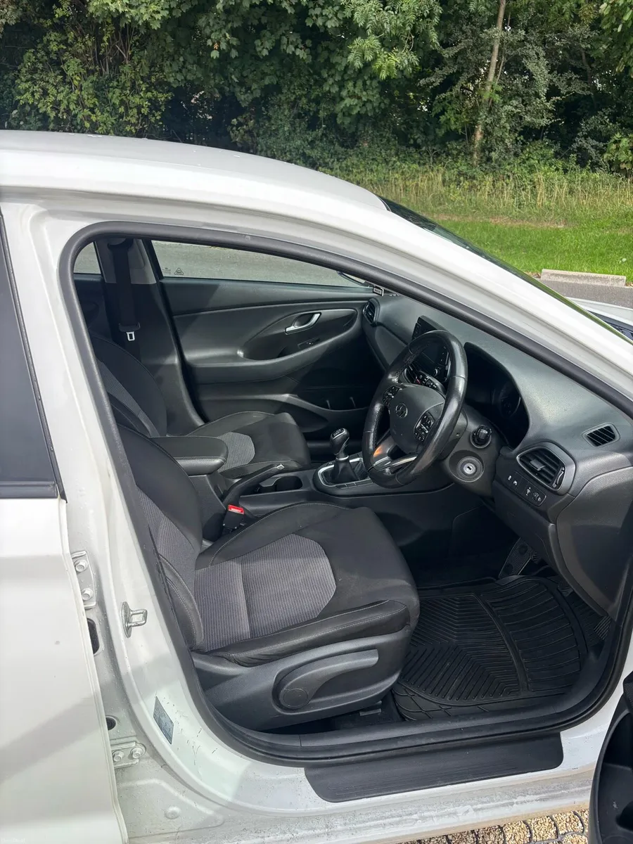 Hyundai i30 1.4 Petrol - Image 5