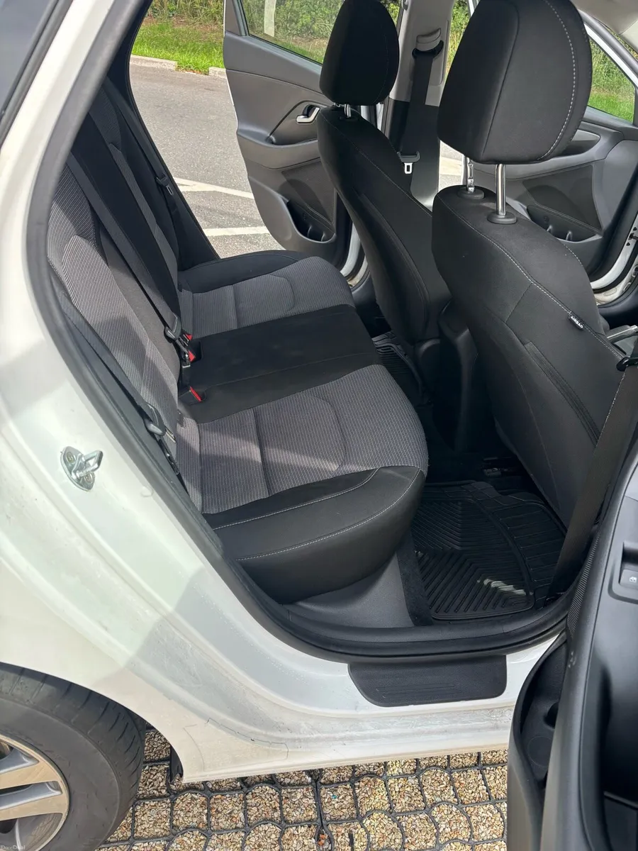 Hyundai i30 1.4 Petrol - Image 6