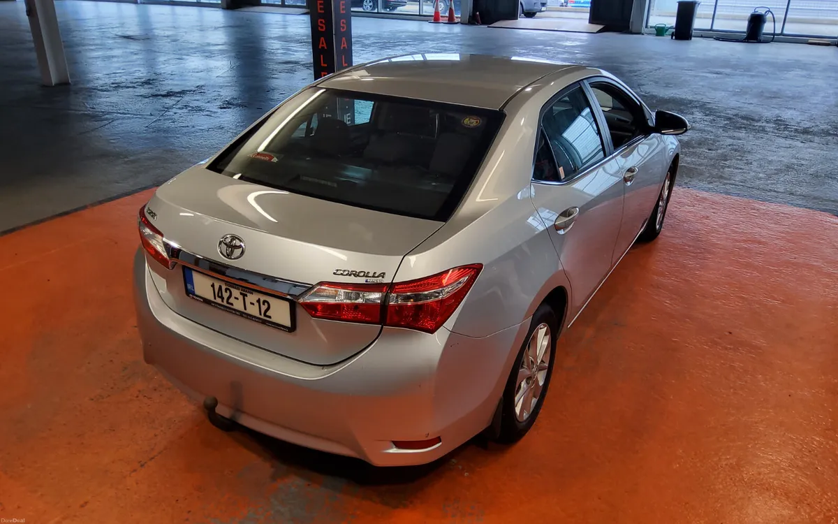 Toyota Corolla 2014 - Image 2