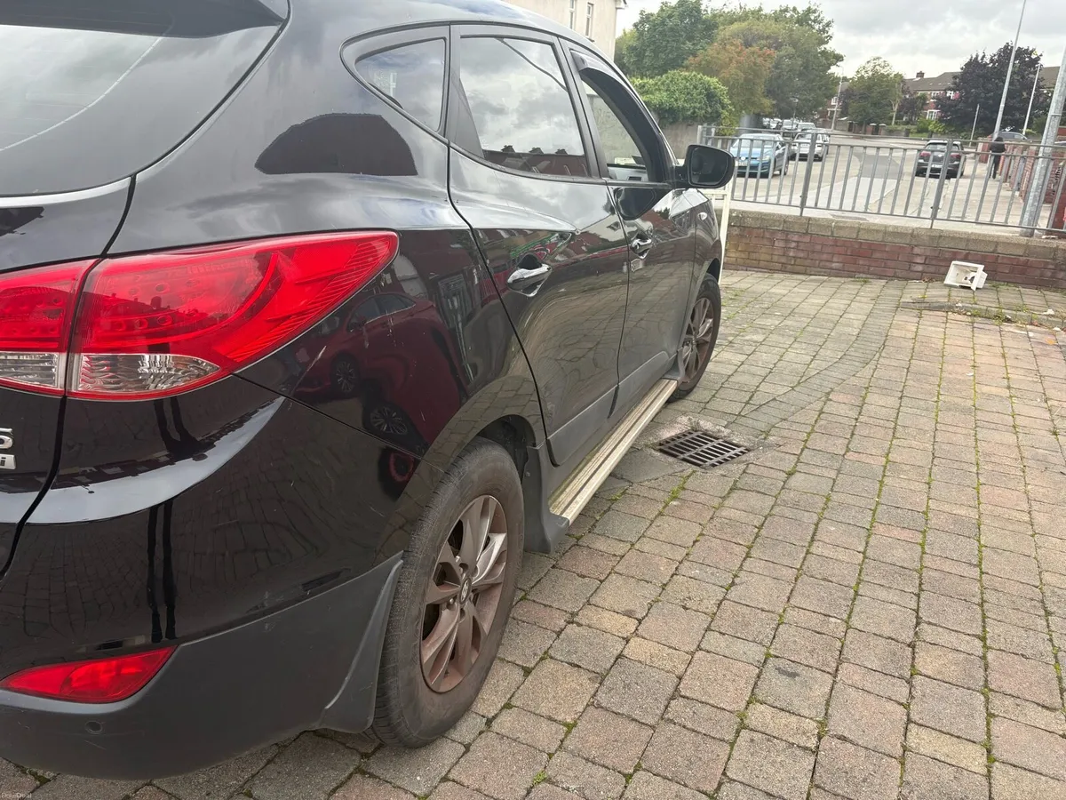 Car - Image 4