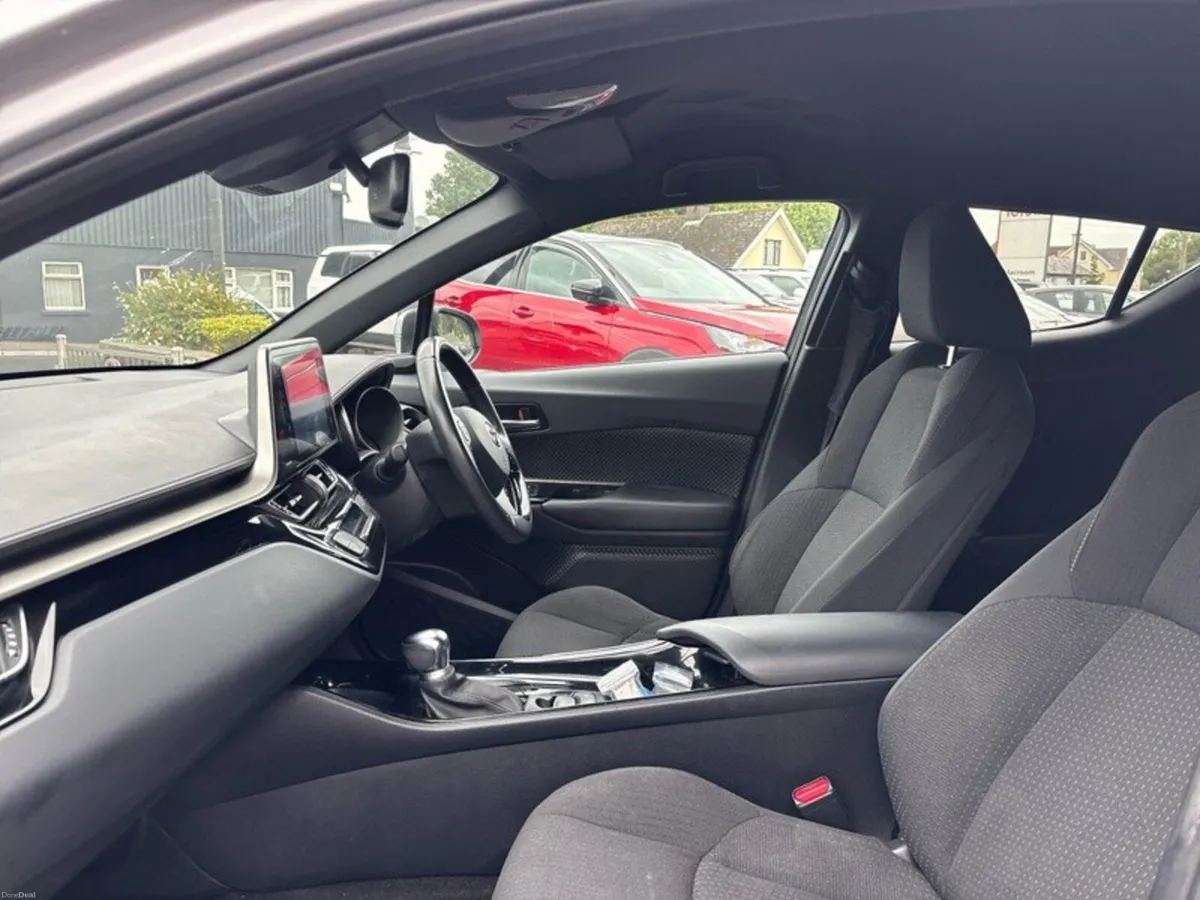 Toyota C-HR HYBRID SPORT 4DR AUTO - Image 6