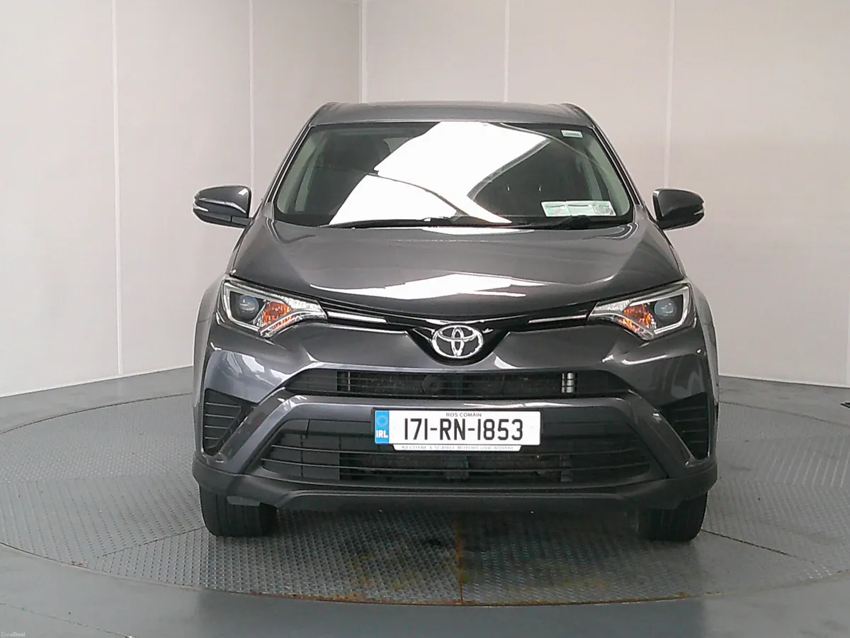 Toyota RAV4 2017 - Image 2