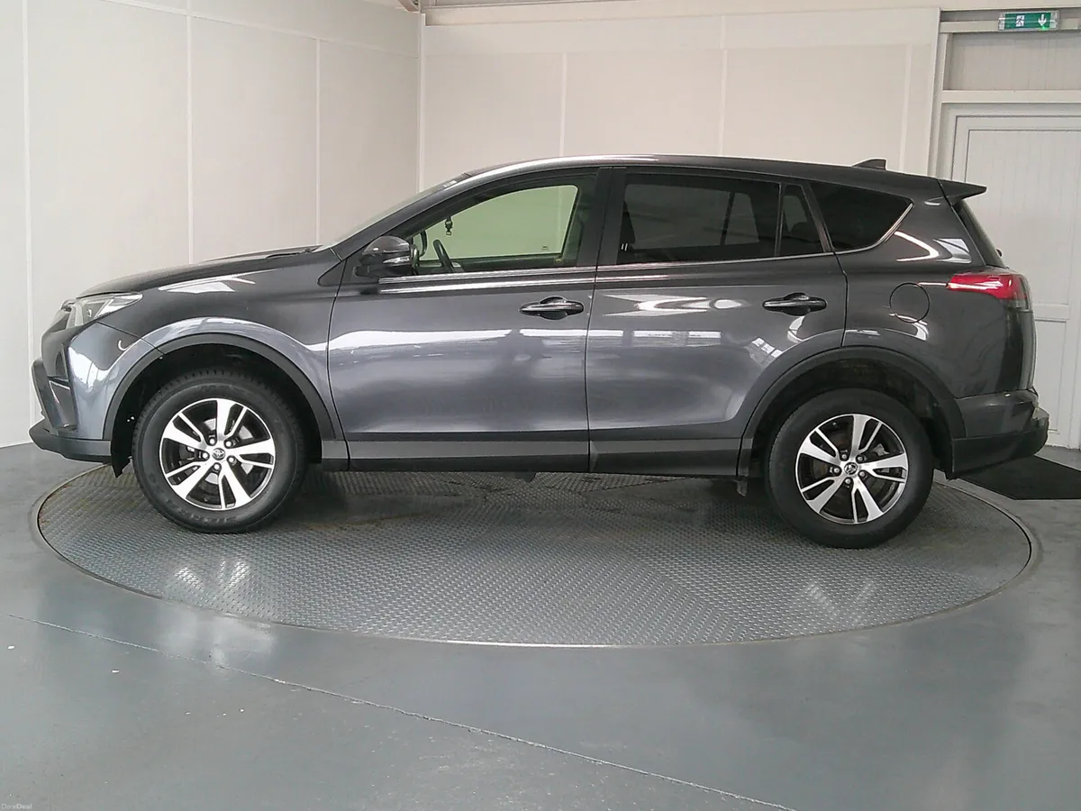 Toyota RAV4 2017 - Image 4