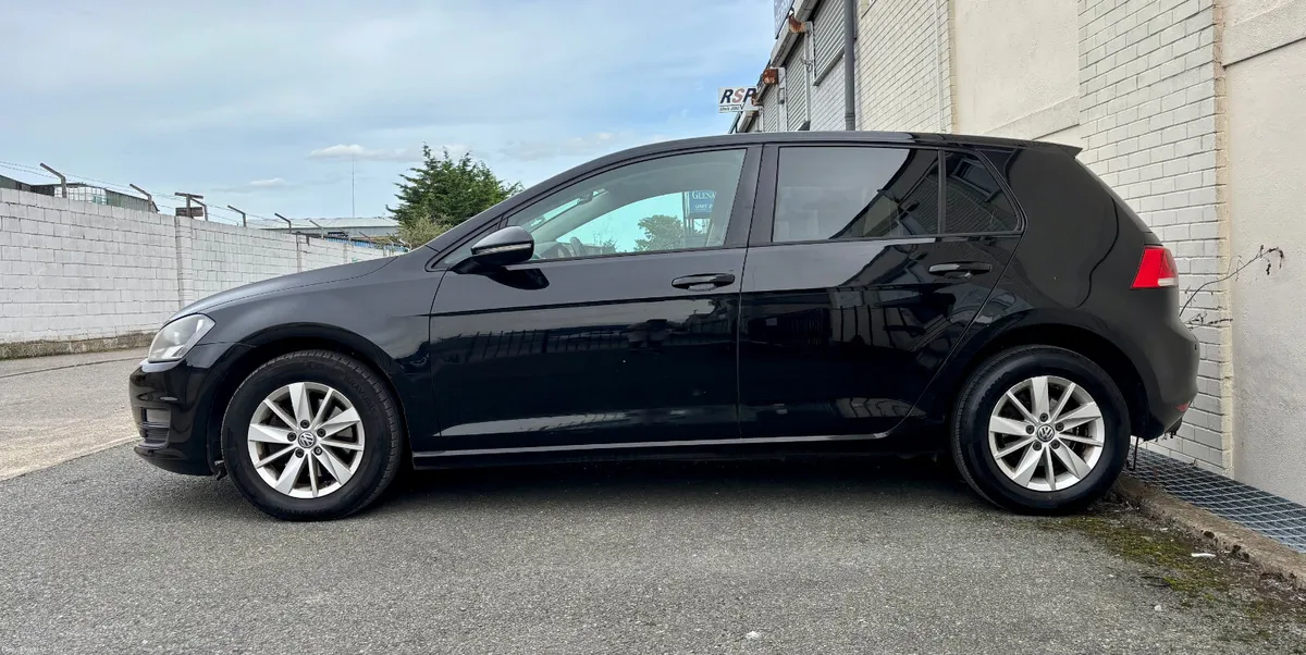 2013 Volkswagen Golf - Image 5