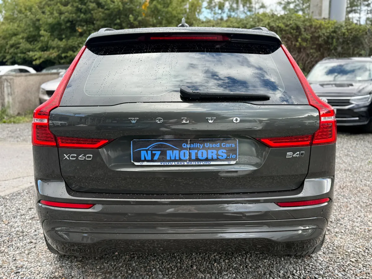 2022 Volvo XC60  B4 D MOMENTUM AUTO - Image 4