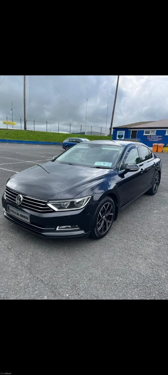 Volkswagen Passat 2017 - Image 3