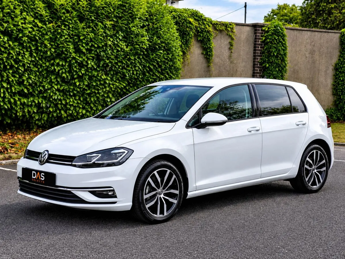 2019 Volkswagen Golf Highline Tech Edition 1.4 TSi - Image 2