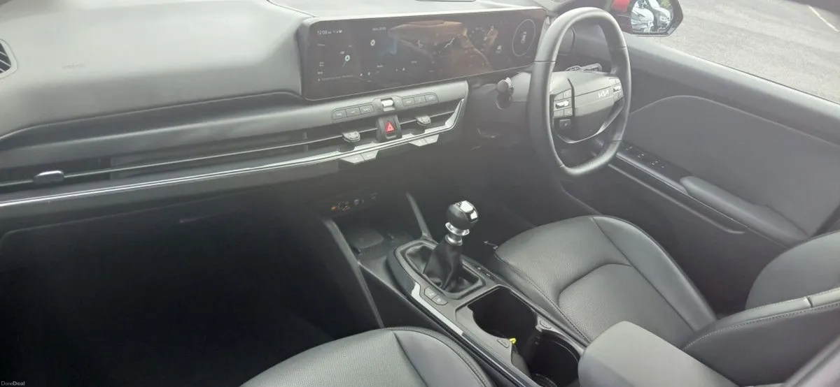 Kia K4 MHEV K3 **REAR VIEW CAMERA, CRUISE CONTROL, - Image 3