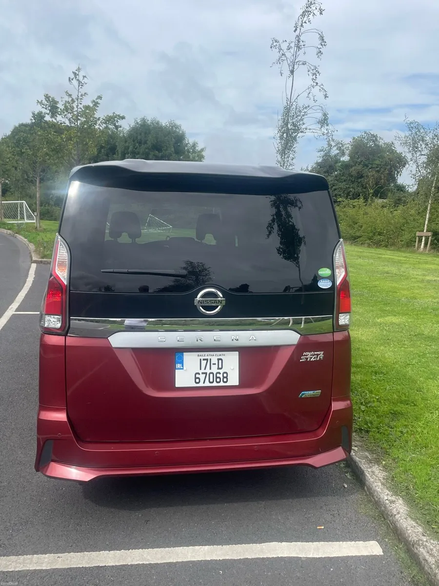 Nissan Serena - Image 4