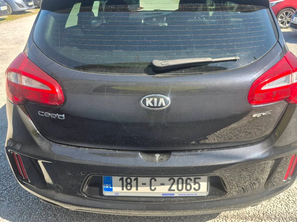 Car - Image 3