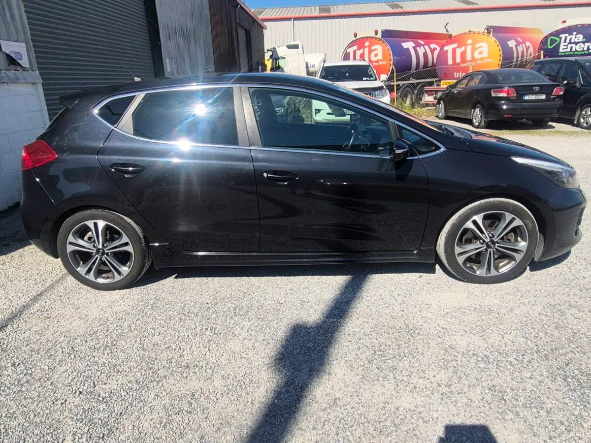 Car - Image 4