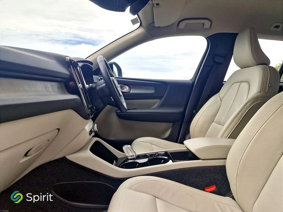 Volvo XC40 T4 Inscription Plug In Hybrid - Image 3