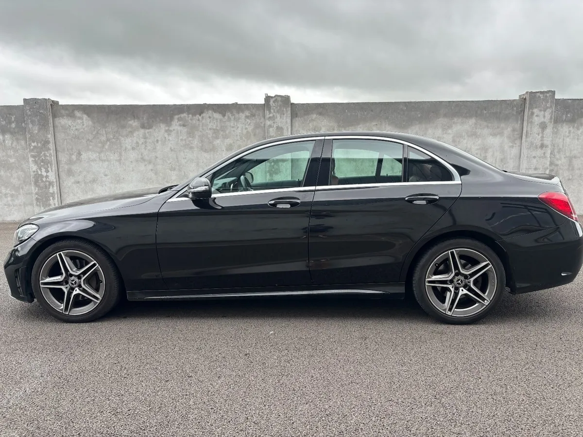 Mercedes-Benz C-Class 2019 AMG Line - Image 3
