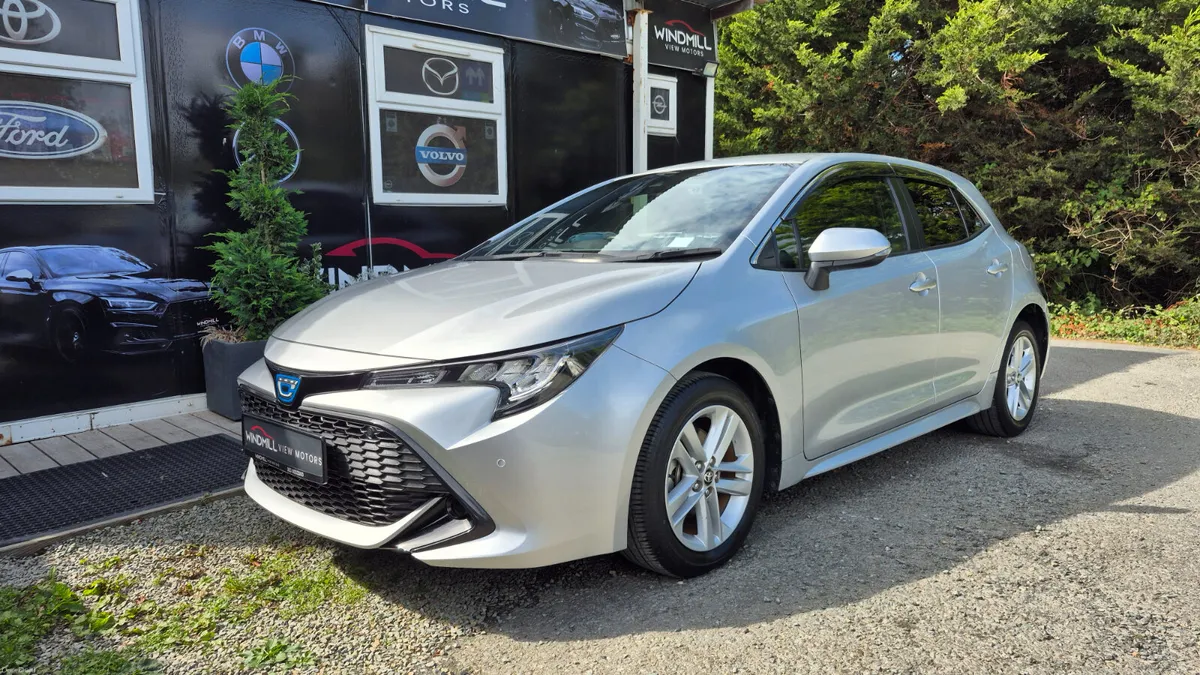 Toyota Corolla Luna Sport 1.8 Petrol Hybrid 2021 - Image 3