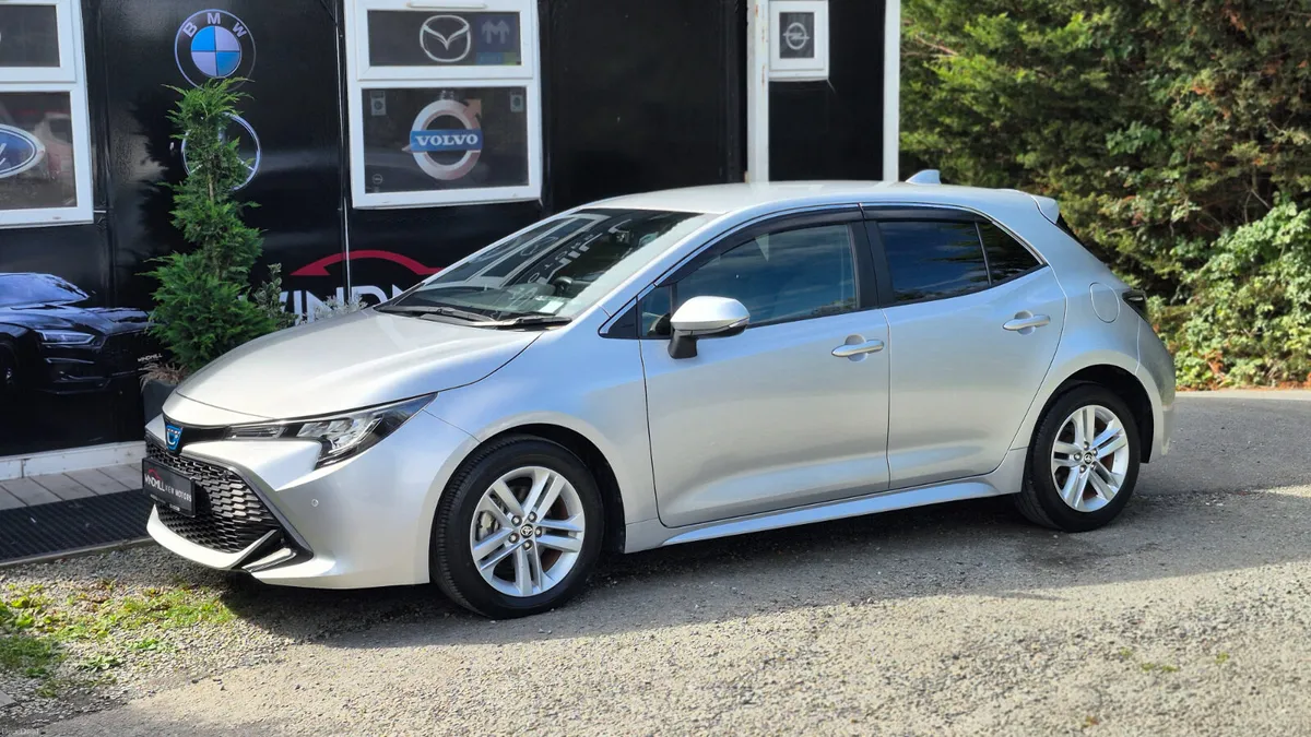 Toyota Corolla Luna Sport 1.8 Petrol Hybrid 2021 - Image 5