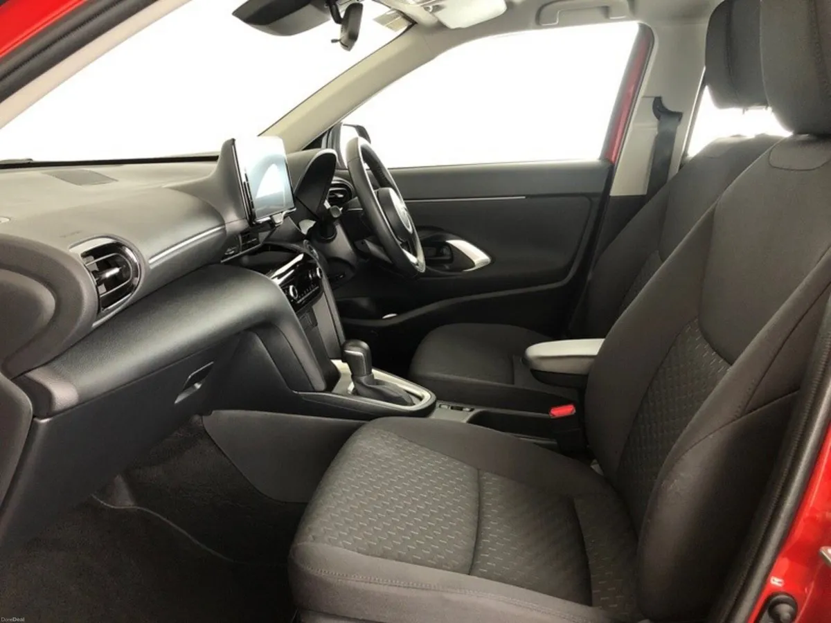 Toyota Yaris Cross YARIS CROSS LUNA - Image 6