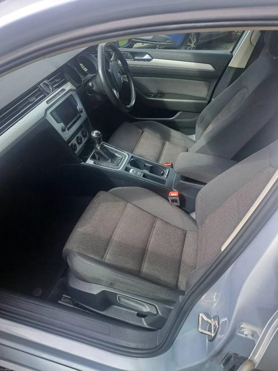 2015 VW Passat - Image 5