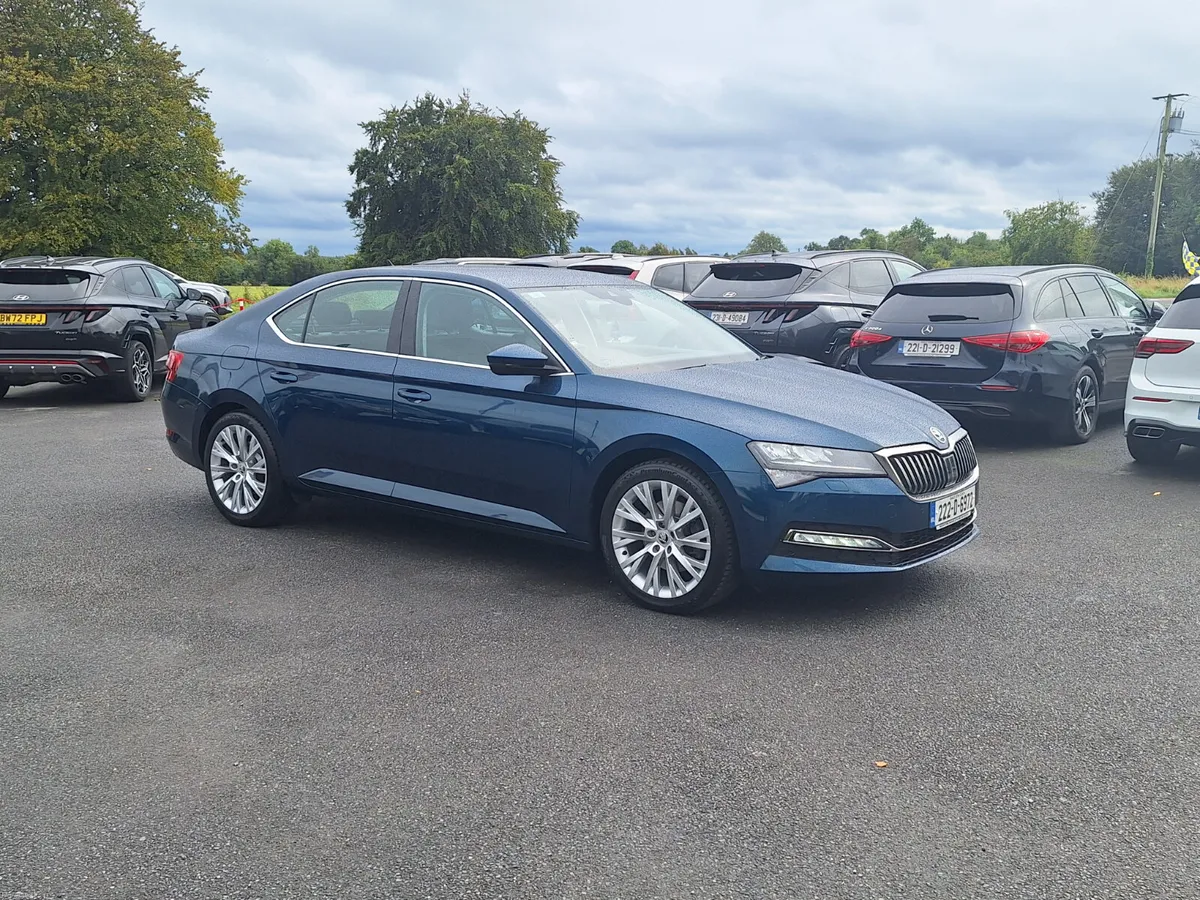 Superb AUTO 2.0 Tdi Style *Leather/Heat Seats/Cam - Image 1