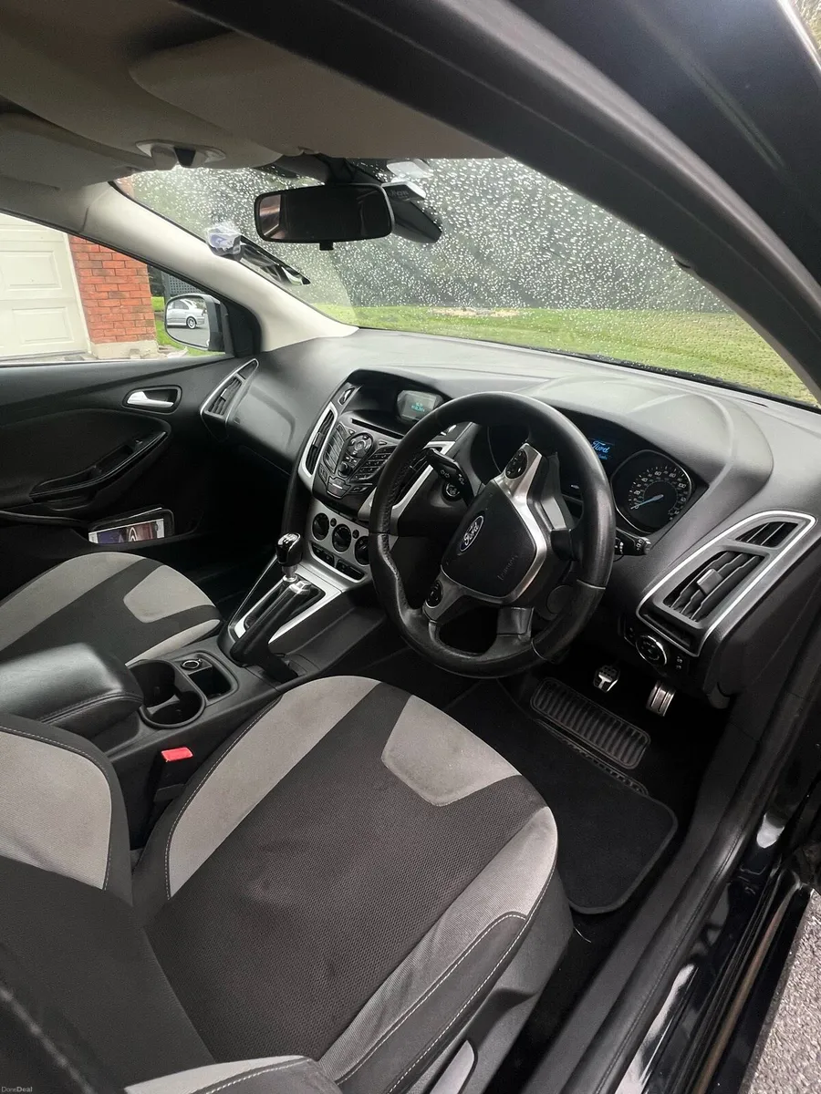 Ford Focus Zetec FSH + NTC 2027 - Image 6