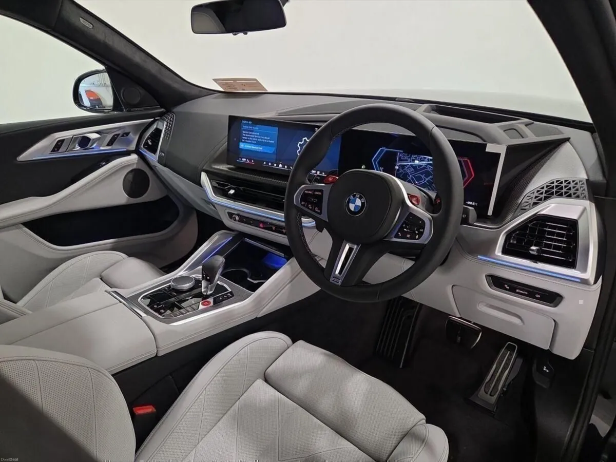 BMW XM 50e - Image 6