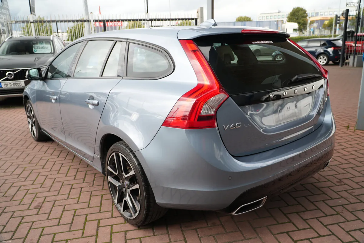 2017 VOLVO V60 D4 - Image 6