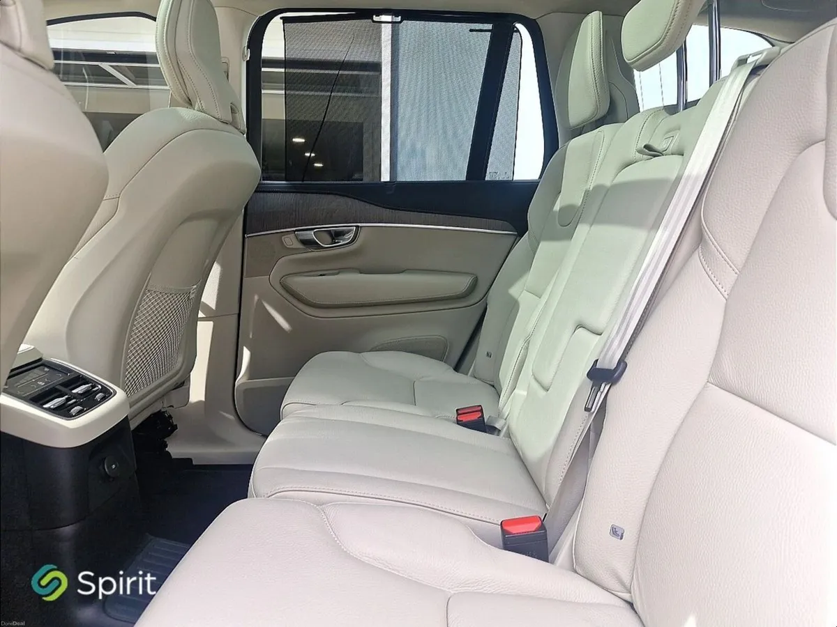 Volvo XC90 T8 Plus Plug In Hybrid - Image 5