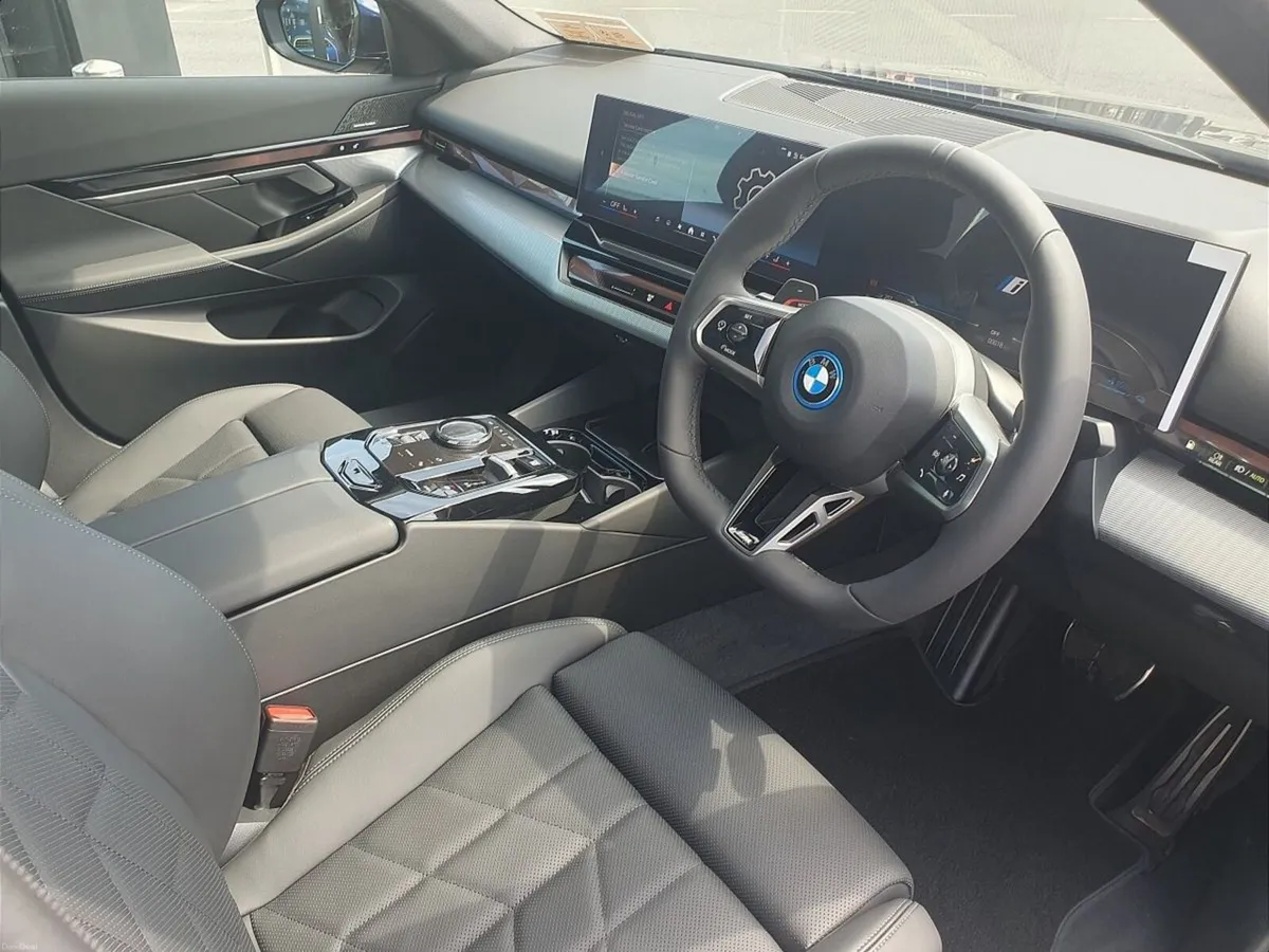 BMW 5-Series 530e M Sport Saloon - Image 6