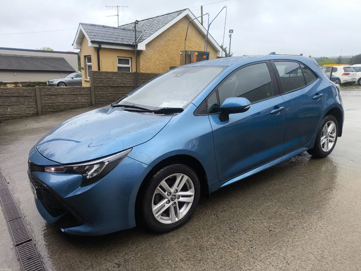 Toyota Corolla 2019 low klms - Image 5