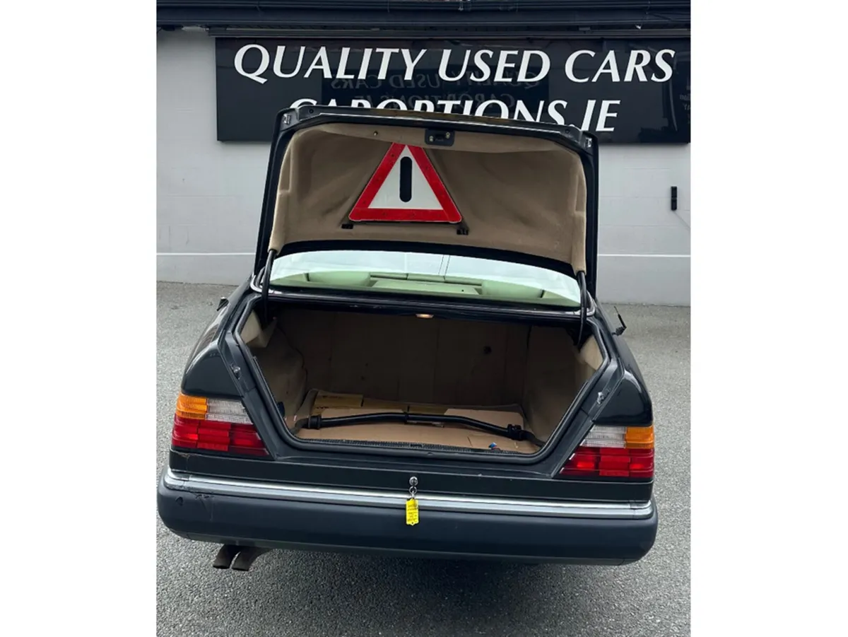 Mercedes-Benz 300 AUTO CE - Image 6