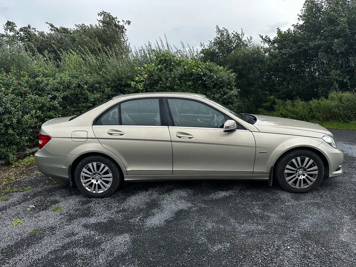 2012 Mercedes Benz C200 Elegance - Image 3