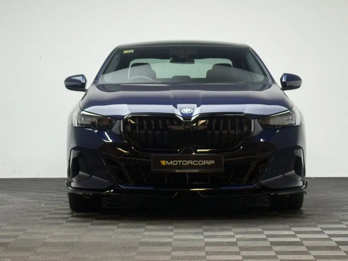 BMW 5-Series 530E M SPORT *PAN ROOF* - Image 2