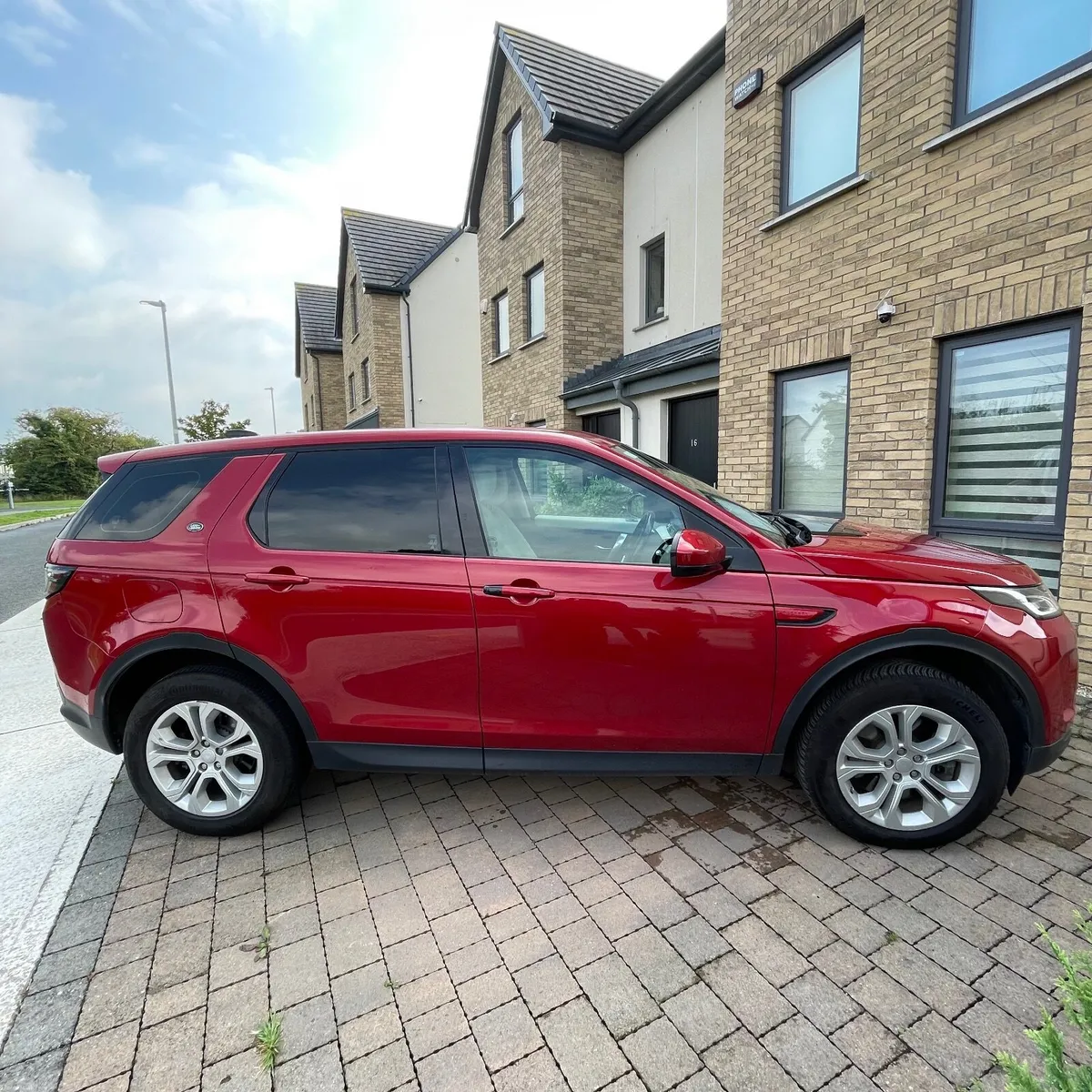 Land Rover Discovery Sport 2020 - Image 3