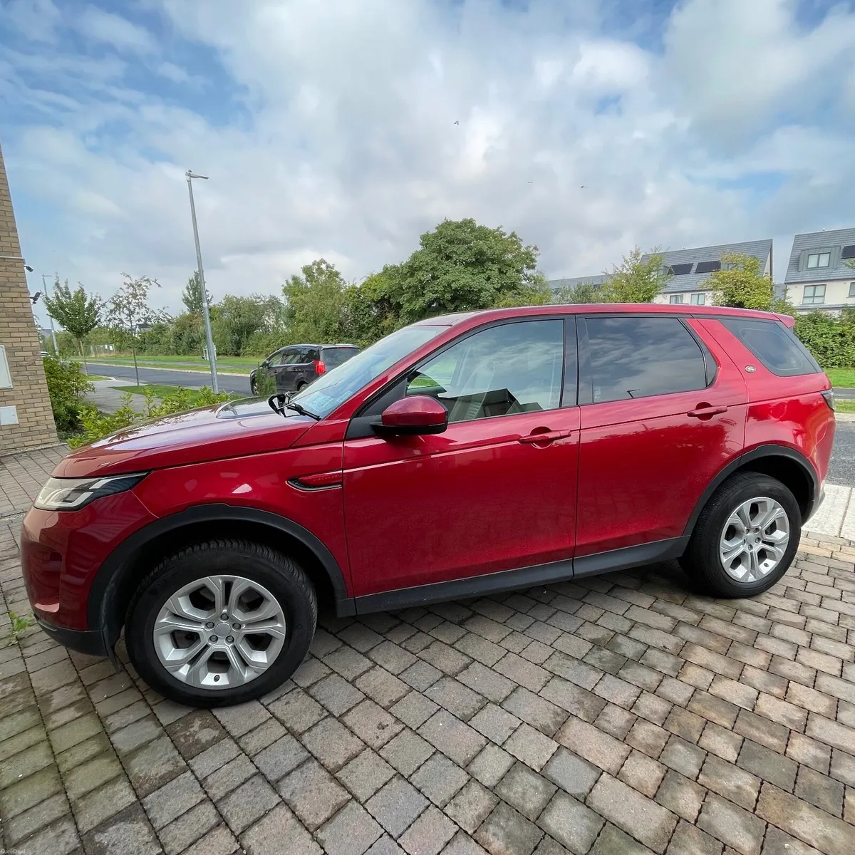 Land Rover Discovery Sport 2020 - Image 1