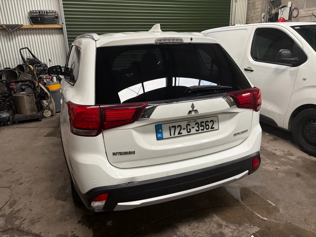 172 MITSUBISHI OUTLANDER 4X4 - Image 5