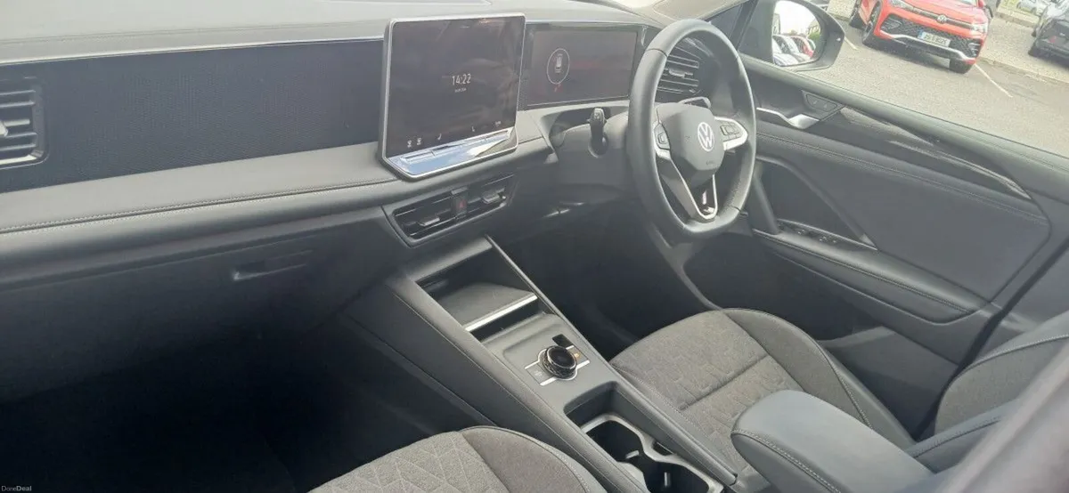 Volkswagen Tiguan EDITION 75 2.0TDI 150HP **PARK A - Image 3