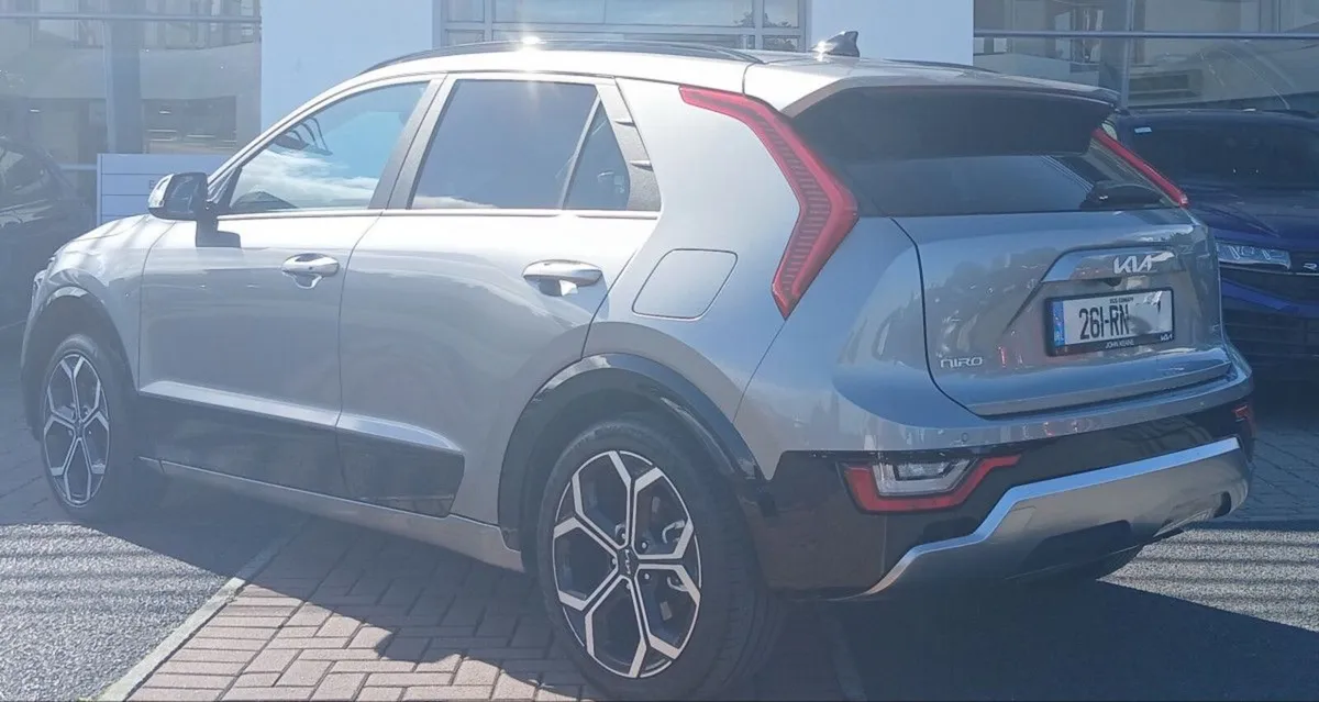 Kia Niro HEV SEM **AUTOMATIC, REAR VIEW CAMEA,LEAT - Image 4
