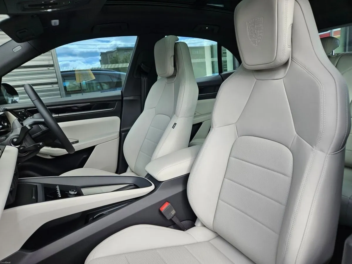 Porsche Macan 4 Electric - Image 5