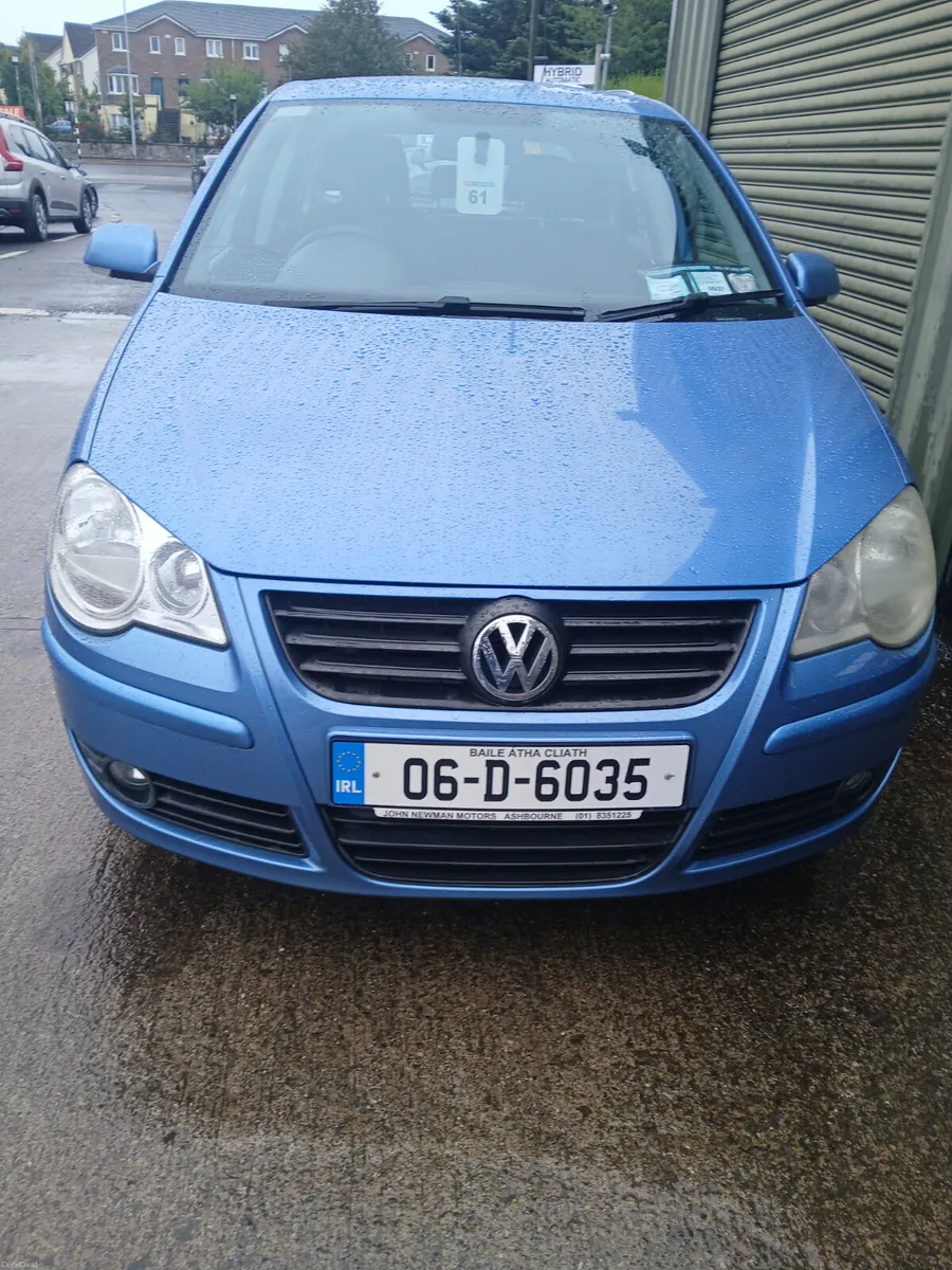 Volkswagen Polo automatic  low kms 2006 - Image 5