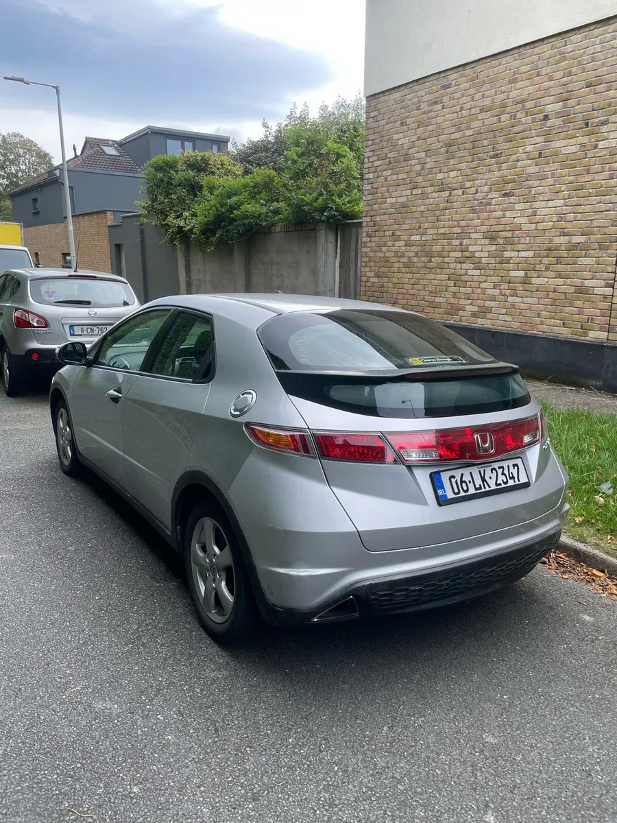 Honda civic 1.8 petrol - Image 3