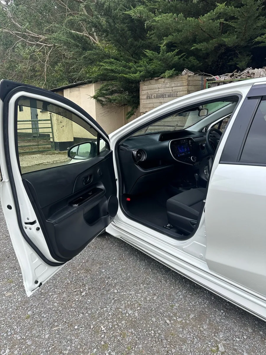 Toyota Aqua 2019 Hybrid - Image 2