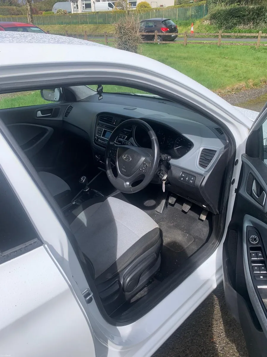 Hyundai i20 - Image 4