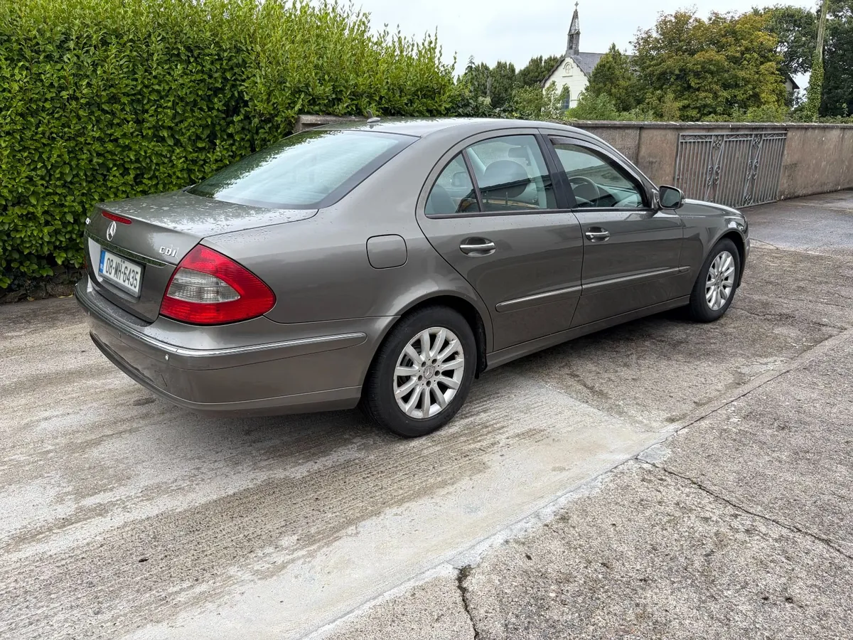 Mercedes-Benz E-Class 2008 - Image 3