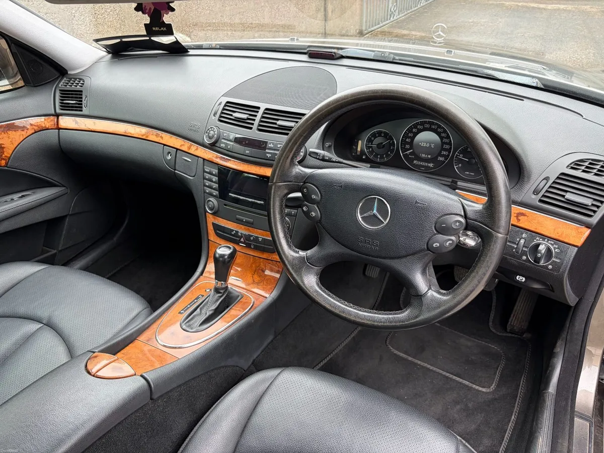 Mercedes-Benz E-Class 2008 - Image 6