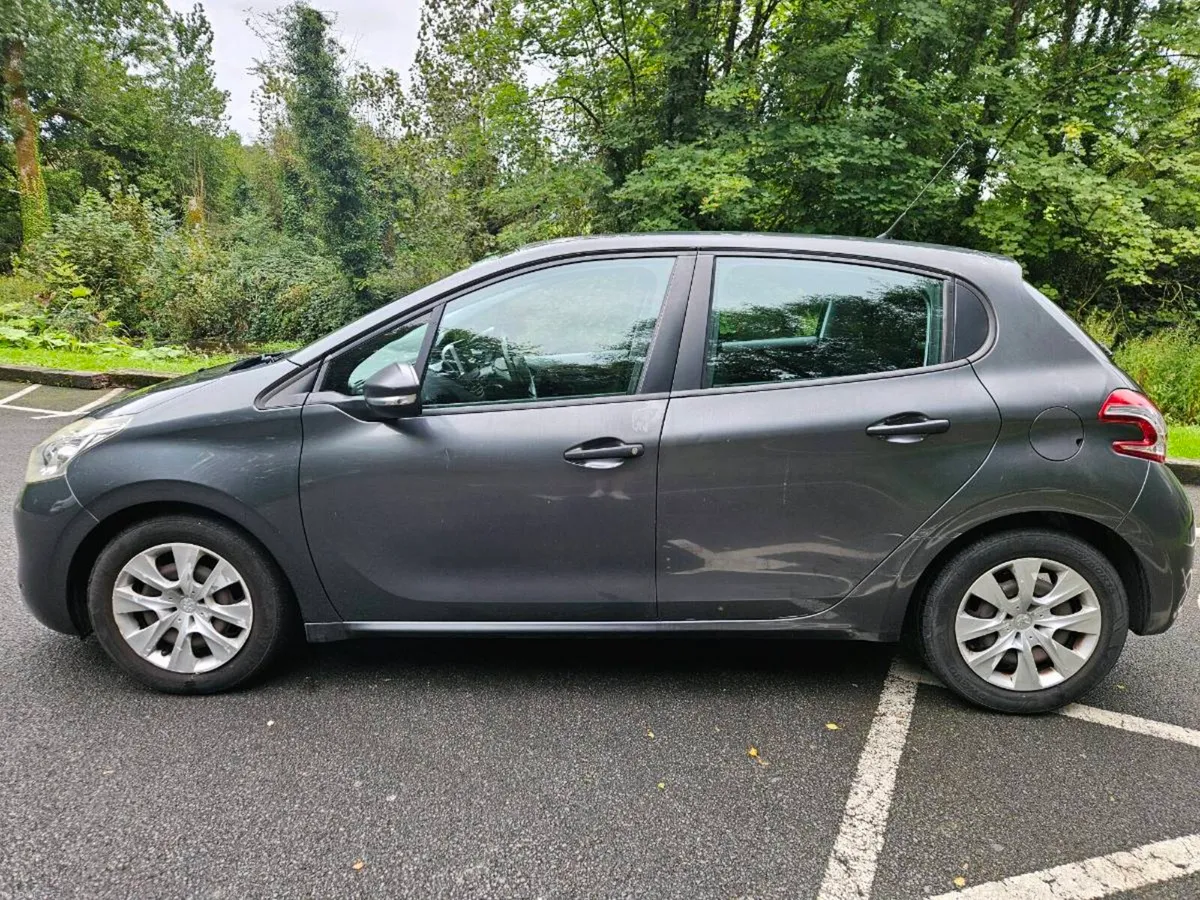 Peugeot 208 - Image 3