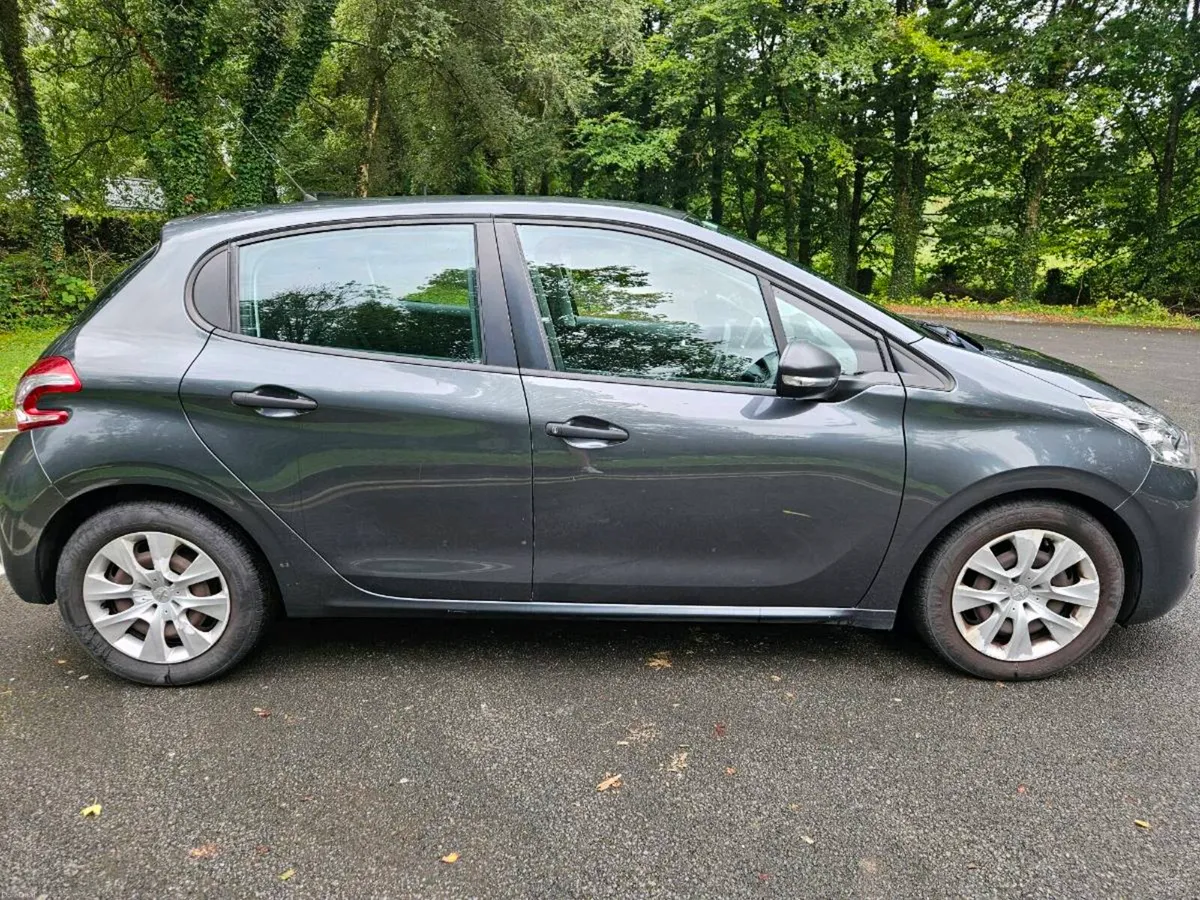 Peugeot 208 - Image 6