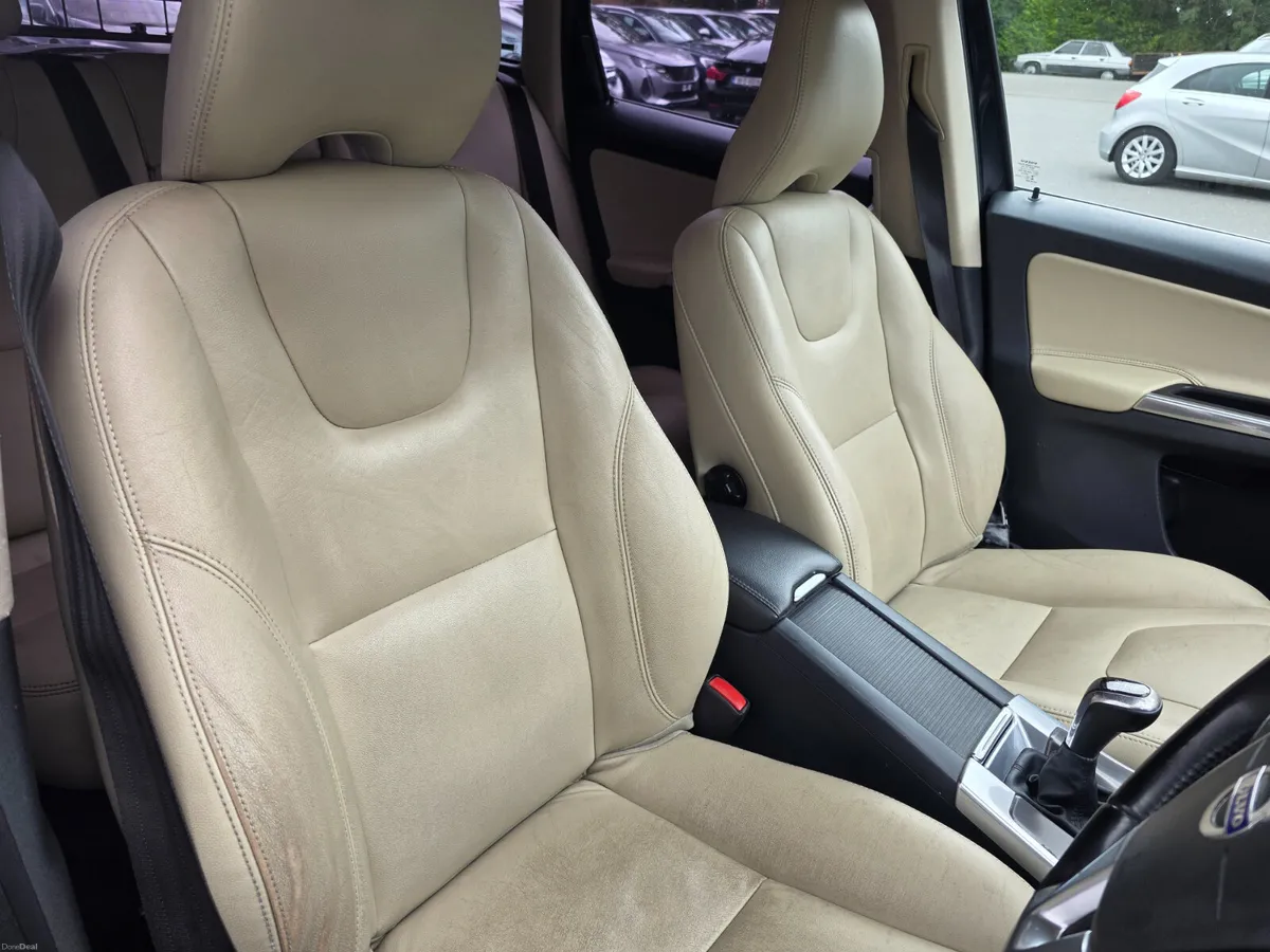 2014 Volvo XC60 2.0 D4 SE NAV // NCT TILL 07/27 - Image 3