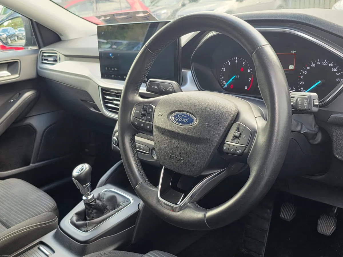 2023 Ford Focus 1.0T TITANIUM // SAT NAV - Image 5