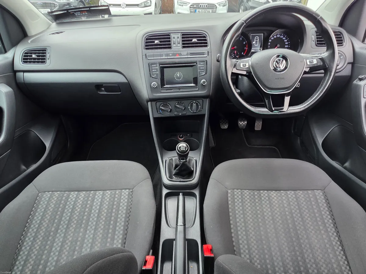 2016 Volkswagen Polo 1.0 FUN // PANORAMIC ROOF - Image 5