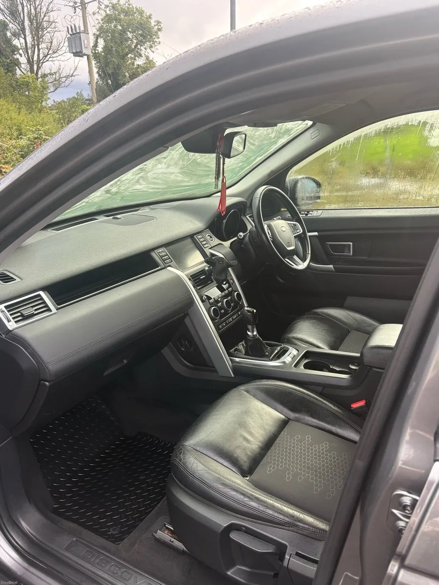 Land Rover Discovery Sport - Image 4
